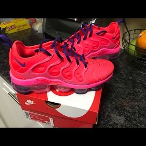 Women’s vapormax plus size 8